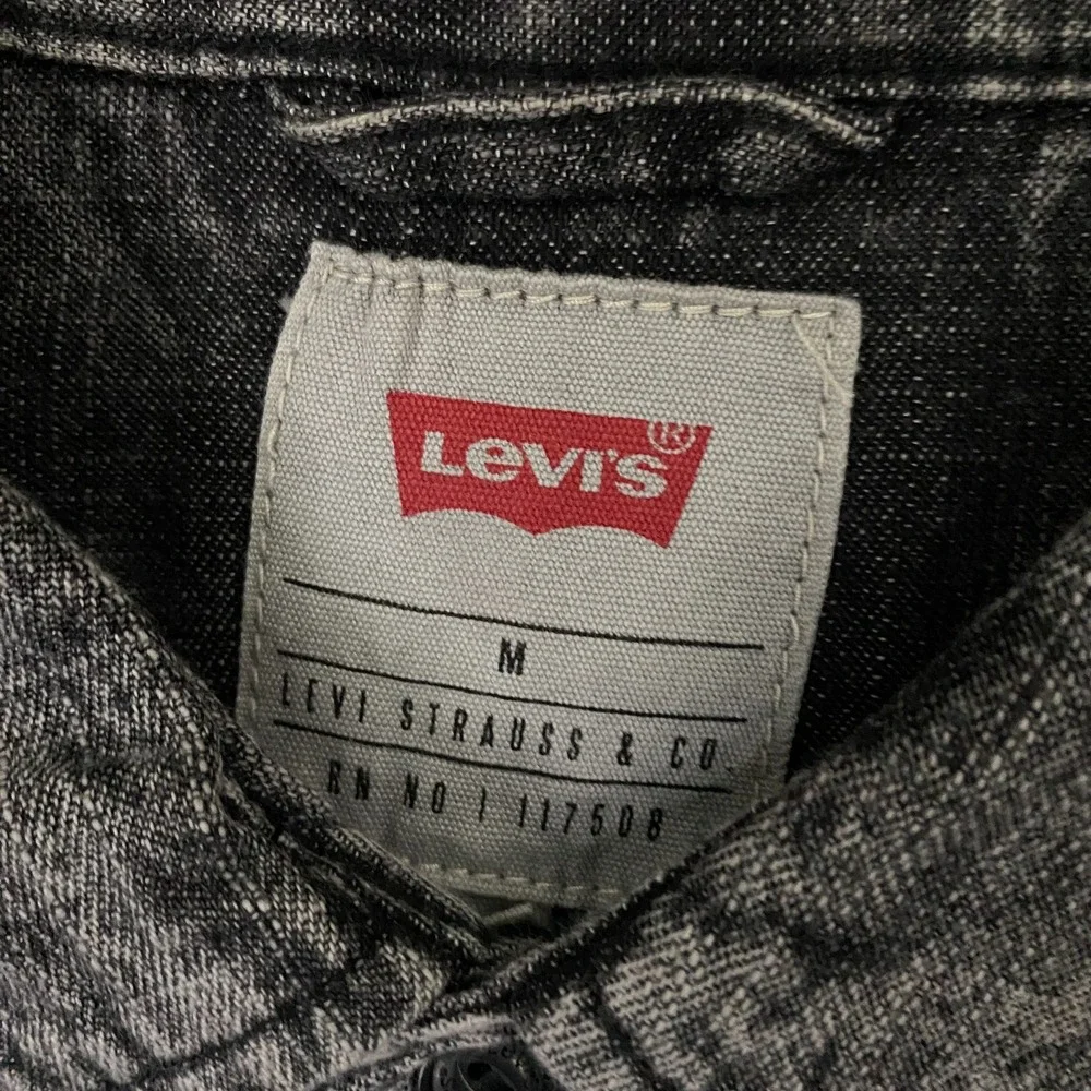 Levis Denim Shirt Mens Medium Gray Stonewash Utility Workwear Overshirt Western